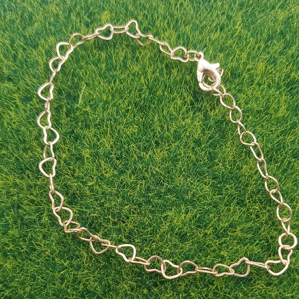 Elegant Gold Tone Delicate Heart Bracelet B3419